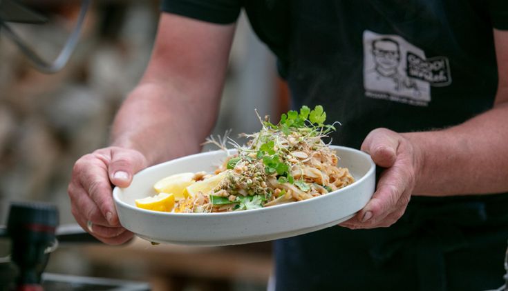 pad thai with lemon